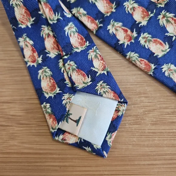 LAST CALL: Tommy Bahama Pineapple Tie - Picture 3 of 3